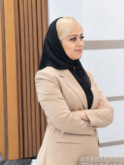 هانیه اکبری
